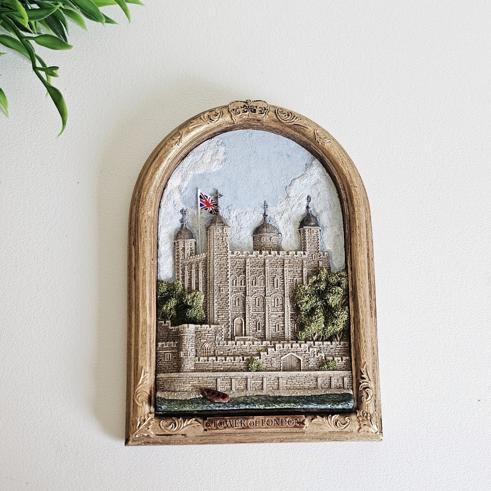 Lilliput Lane Tower of London Decorative Collectible Ornament Plaque L2375